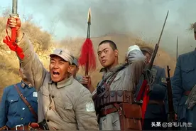 《亮剑3》未播先凉？女兵制服变成紧身长裙，男主角抛媚眼抽雪茄图片
