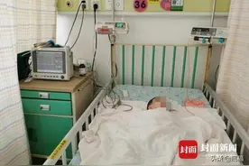 天降沐浴露瓶砸伤6月大女婴：瓶身指纹或成突破口 但围观者是否多人抚摸过成悬案图片