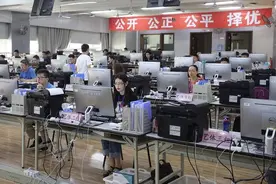 高考有多少人能上本科？以全国平均水平计算，约有45%的人可以读图片