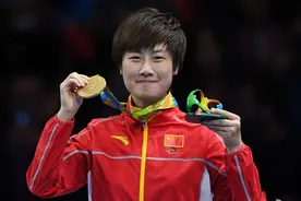 丁宁退役冲上热搜第一！刘国梁李隼送寄语，张怡宁：为她开心图片