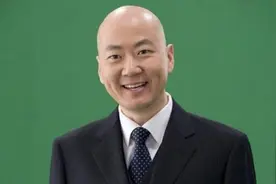 连登21次春晚，“一句话被索赔1亿”，55岁的郭冬临现在怎样了？图片