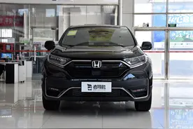 内部空间大，油耗低，更注重驾乘舒适感，实拍本田CR-V图片