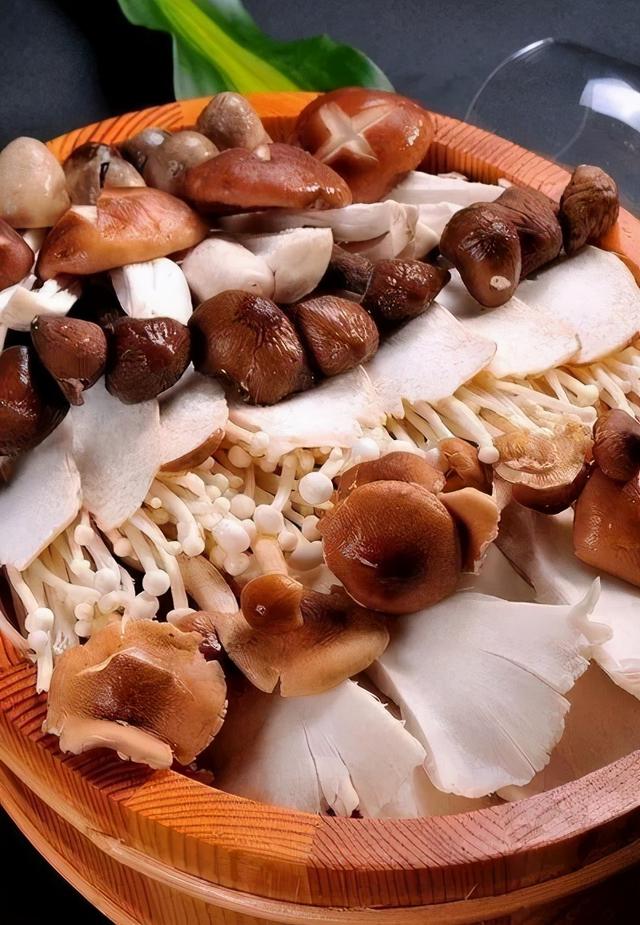 打了狂犬疫苗可以喝花胶汤吗 2026年打狂犬疫苗可以吃花胶炖鸡汤吗?