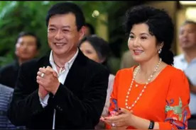 演员迟志强：21岁犯“流氓罪”26岁结婚和妻子至今恩爱34年图片