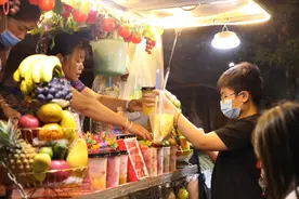 云南普洱澜沧|边境小城释放“地摊经济”活力，让城市更有烟火气图片