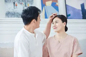聪明的女人：没事多抱一抱男人，尤其人到中年图片