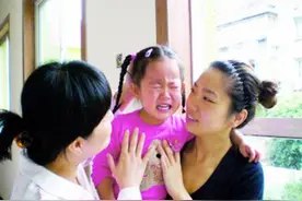 幼儿园门口孩子嗷嗷哭？可能是“分离焦虑”，三招让孩子轻松入园图片