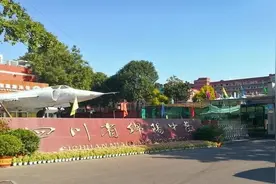 绵阳中考第一批次学校展播：绵阳中学、南山中学图片