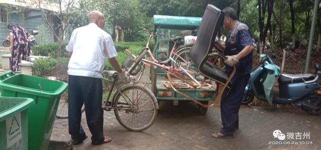 让“僵尸车”不再“霸道”，各街道这样做...