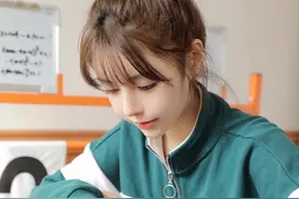 女生发“嗯嗯”的3种含义图片