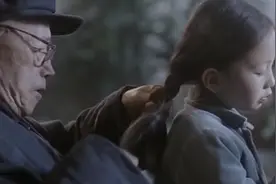 姥爷临死也舍不得闭眼，实在舍不下无人照顾的外孙女，太感人了图片