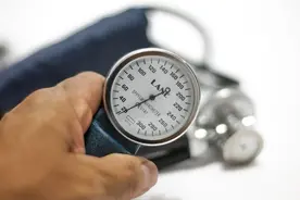 检查发现脂肪肝，不用吃药能治愈吗？一个案例告诉你图片