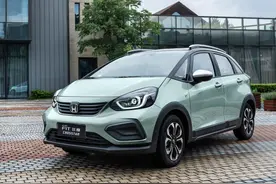 女生开的车这三款可放心买，10万本田、15万大众、20万奥迪图片