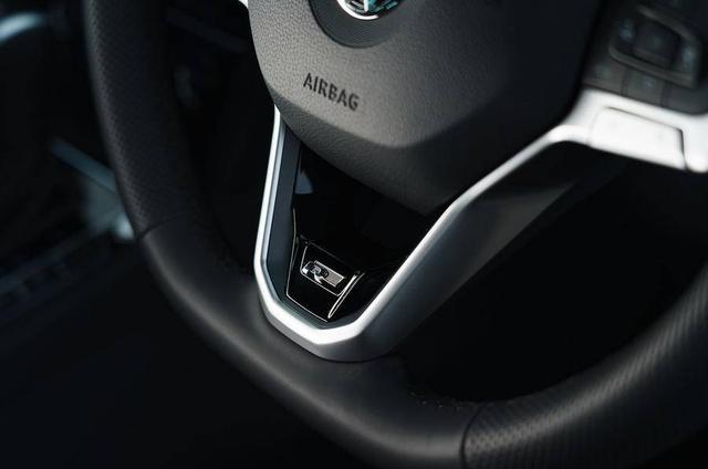 迈腾旅行车究竟有多香？高功2.0T+7DSG，竟比高尔夫GTI跑得还快