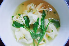 吃过豌豆馅抄手吗？配豌豆尖儿，清淡可口爽心爽胃，易消化好舒服图片