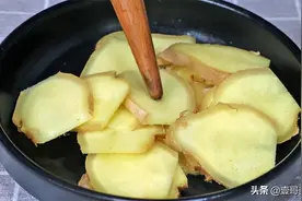 腰酸背痛没力气，98岁老爷爷教我一招，只需几片生姜超管用，真牛图片