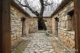 清初时大地主的豪宅，300多年坚不可摧，抗战时被改为医院图片