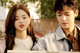 22岁的杨超越终于“恋爱”了：年轻人的爱情，除了甜还有什么？图片