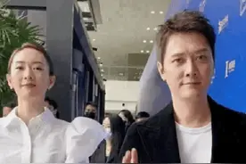 冯绍峰离婚后首次出镜，整个人瘦了一圈，面对童瑶的互动全程冷脸图片