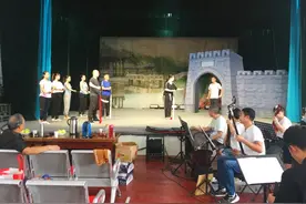 著名曲剧表演艺术家牛长鑫先生赴平指导《武家坡》排练图片