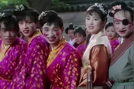 “回眸一笑”真的不要硬演，有人一眼万年，有人我想给她按回去图片