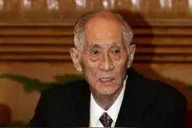王光美的5哥：曾因加入国军被妹妹质问，2005年被请进人民大会堂图片