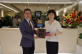 区长金晖走访北京东方广场公司和北京光线传媒公司图片