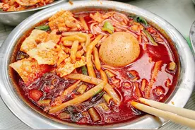 万般风味螺蛳粉，都是姐妹真感情！图片