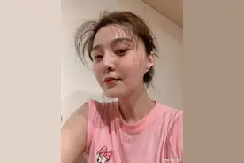 范冰冰假期不忘坚持健身，运动后香汗淋漓脸蛋粉嫩图片