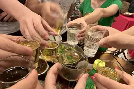 白酒、红酒、啤酒，喝哪种酒最容易胖？想要减肥的人别中招图片