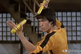 「李小龙逝世47年」《精武门》让全球火热的双节棍被政府禁止44年图片