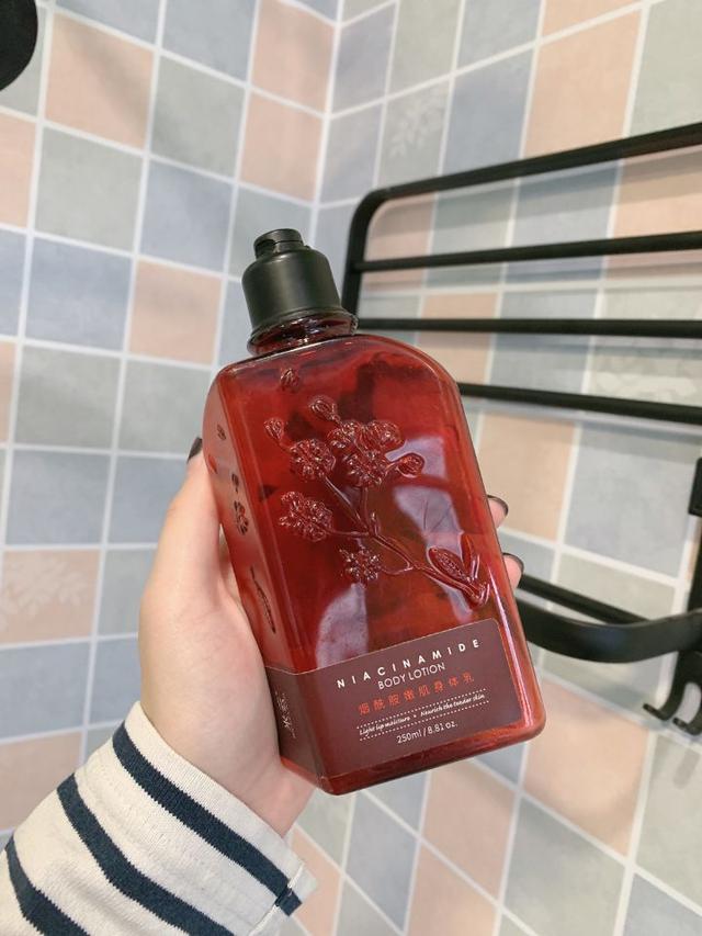 妮维雅身体乳晚上用会怎么样