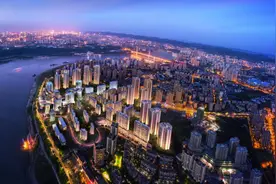 龙湖 · 春江天镜 | 以最近的距离，御江而栖图片