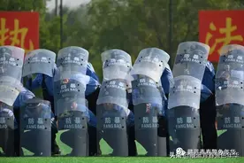 报考警校需要什么条件，怎么了解具体的警校情况，政审表在哪下载图片