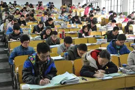 985大学副教授怒怼教务办，学生成绩谁说了算？图片