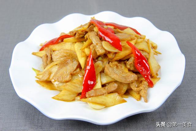 第一美食：两根茭白，一块炒肉，厨师长教你地道的家常做法