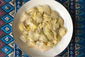 凉拌白菜心，一道适合厨房新手学做的凉拌菜！图片