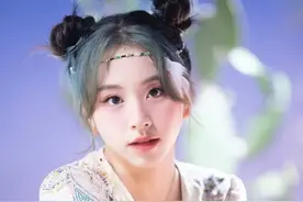 Jennie同款的“非主流挑染”，我真香了！实在太时髦又显白了图片