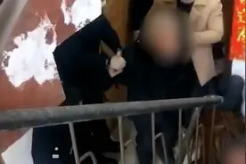 娄底一10岁女孩被其爷爷杀害，父亲崩溃大哭：怎么是这个结果？视频封面