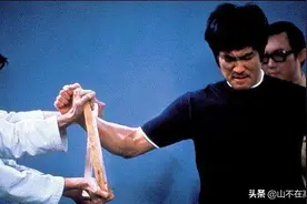 是谁把李小龙推上了神坛？被蒙蔽的真相图片