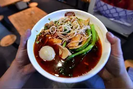 螺蛳粉“臭出圈”？海外网民“又爱又恨”却终于“真香”了图片