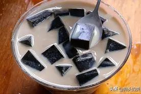 正宗传统古早烧仙草做法，清凉降火，比凉粉还解暑，现熬得更好吃图片