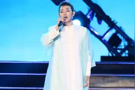 娱乐圈乱作一团！陈露公布霍尊群聊大尺度低俗聊天记录图片