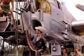 甲板收割机，B-25G安装一门75毫米坦克炮专打日军舰艇图片