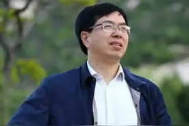 大学教授：要求删除课文《背影》因“父亲”违反交规，理由成立吗图片