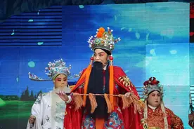锡林浩特：晋剧进社区 居民门前“过戏瘾”图片