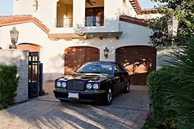 郁闷！“有车有房”早已不是有钱人的象征，反而成了普通人的负担图片