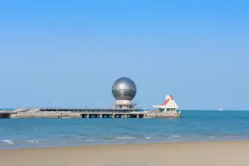 栈桥不只青岛才有，烟台也有两座栈桥，比青岛栈桥还长图片