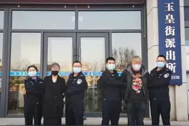 拍摄、传播辱骂警察视频？双双被行拘！图片