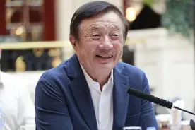 任正非小女儿开通微博，她使用的手机型号亮了图片